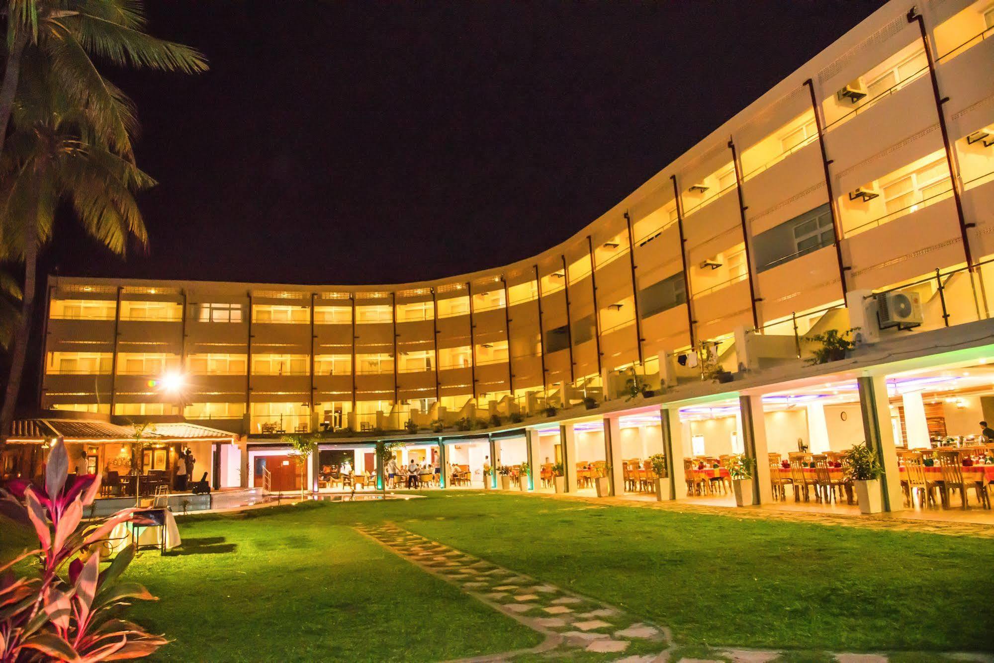 Paradise Beach Hotel Negombo Dış mekan fotoğraf